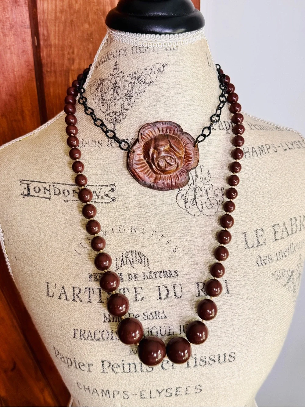 Vintage Brown Glossy Bead Necklace - Vintage